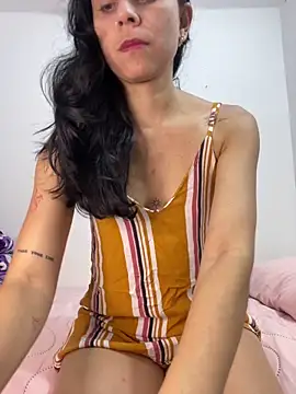 EmilyBrown01 online show from May 2026 03:53:02 AM
