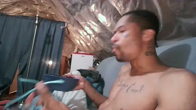 JRNBLU44 online show from April 2026 11:02:01 AM