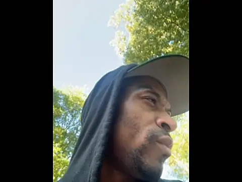 JRNBLU44 online show from April 2026 11:07:02 PM
