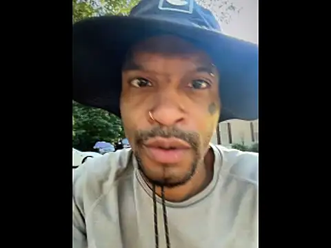 JRNBLU44 online show from May 2026 10:44:02 PM