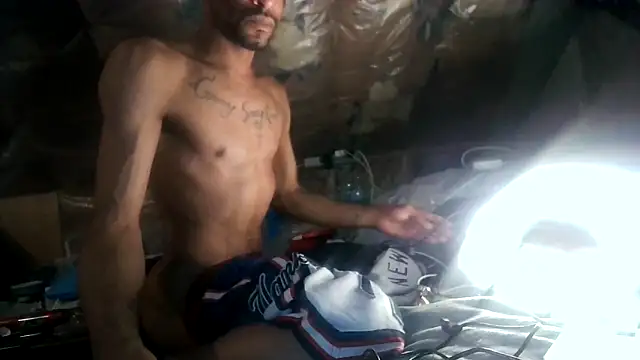 JRNBLU44 online show from April 2026 11:57:01 AM