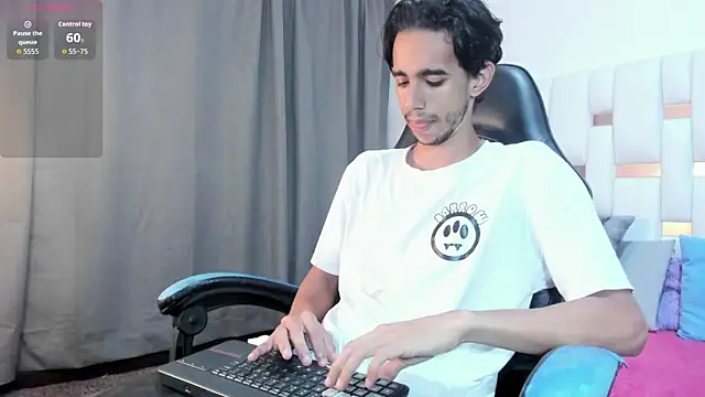 Alessandro Abruzzo online show from April 2026 03:10:02 AM