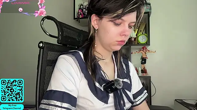 Snapshot of MadalynNosel chatting on June 2026 07:09:02 AM MadalynNosel online show from June 2026 07:09:02 AM