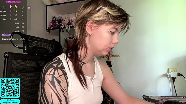 MadalynNosel online show from May 2026 07:19:02 AM