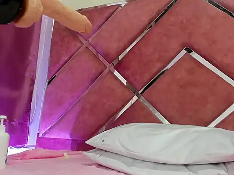 SofiaMendez1  online show from April 2026 03:24:02 AM