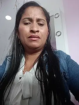 Snapshot of SofiaMendez1_ chatting on May 2026 06:18:01 PM SofiaMendez1 online show from May 2026 06:18:01 PM