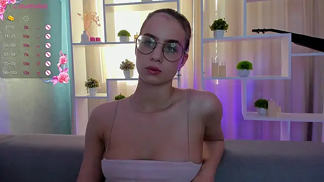 LoveBettie online show from April 2026 01:25:02 AM
