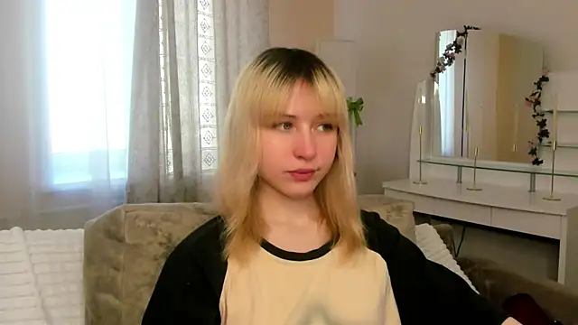 MiaKimiko online show from May 2026 02:21:04 AM