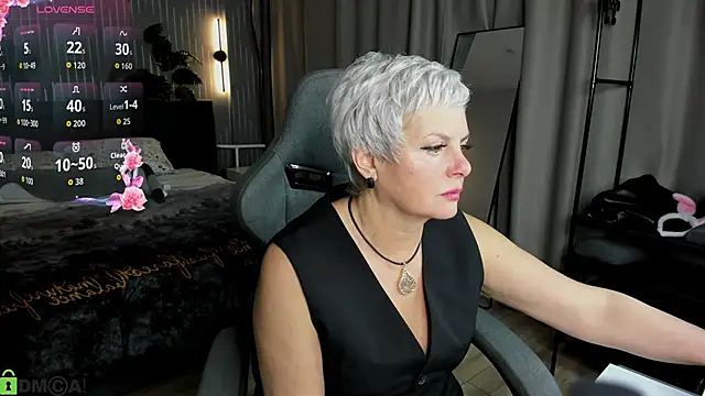 Linda Zef1r online show from May 2026 01:01:02 AM