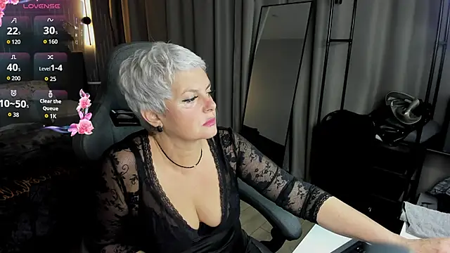 Linda Zef1r online show from May 2026 01:11:01 AM