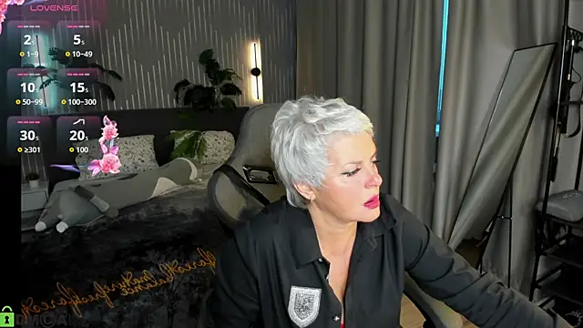 Linda Zef1r online show from May 2026 01:12:02 AM