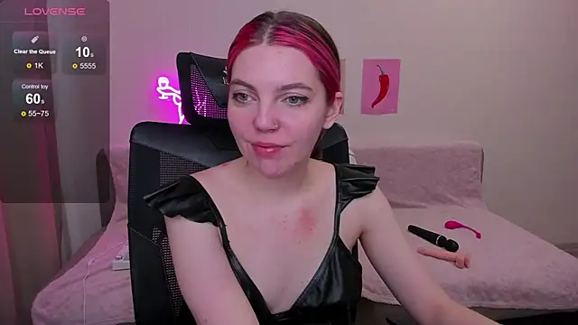 Snapshot of Marie_Reyess chatting on May 2026 01:56:02 AM Marie Reyess online show from May 2026 01:56:02 AM