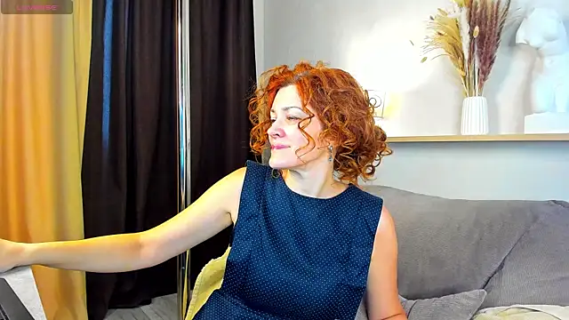 Julia Suny online show from June 2026 01:00:02 AM