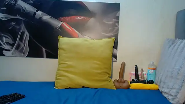 Snapshot of Lola-77 chatting on May 2026 06:10:02 AM Lola-77 online show from May 2026 06:10:02 AM