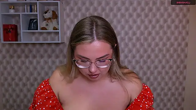 Snapshot of AminaSoul_ chatting on April 2026 06:30:01 AM AminaSoul online show from April 2026 06:30:01 AM