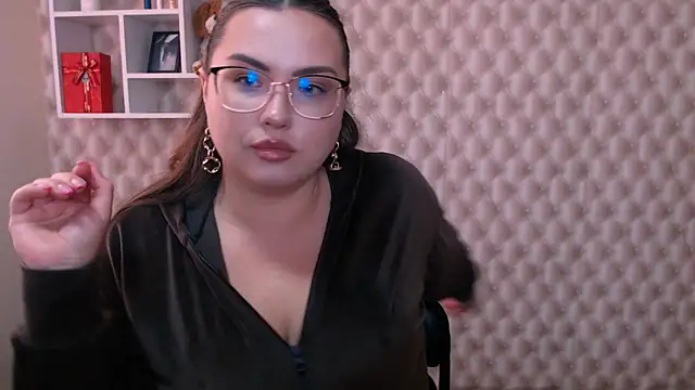 Snapshot of AminaSoul_ chatting on April 2026 07:48:02 AM AminaSoul online show from April 2026 07:48:02 AM