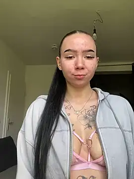 Snapshot of zoeelinks chatting on April 2026 10:05:02 AM zoeelinks online show from April 2026 10:05:02 AM