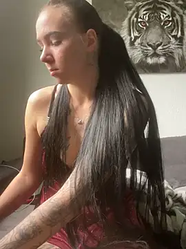 Snapshot of zoeelinks chatting on April 2026 08:10:01 AM zoeelinks online show from April 2026 08:10:01 AM