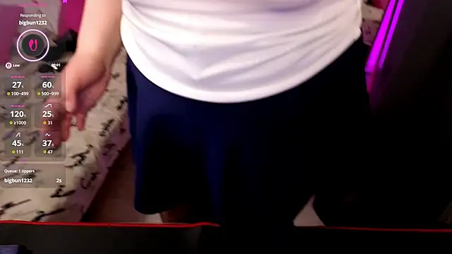 Karolisse online show from April 2026 06:04:01 AM