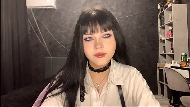 EmilyEmbears online show from May 2026 05:21:02 AM
