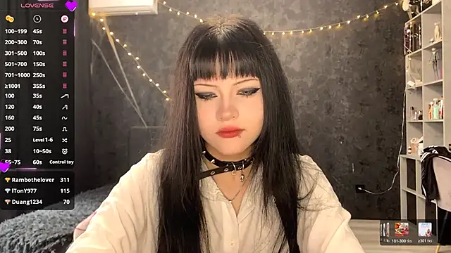 EmilyEmbears online show from May 2026 06:21:01 AM