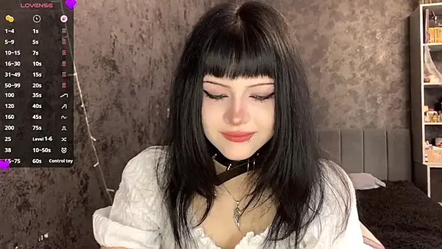 EmilyEmbears online show from June 2026 04:57:01 AM