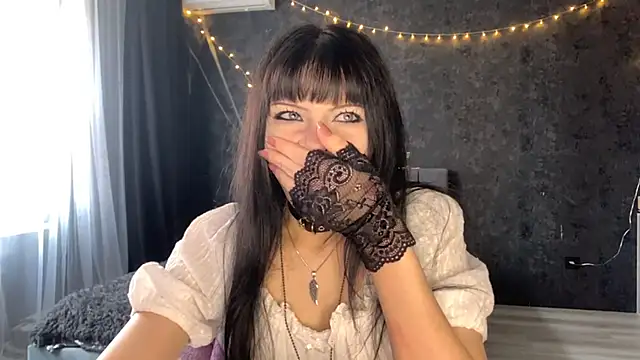 EmilyEmbears online show from May 2026 05:44:02 AM