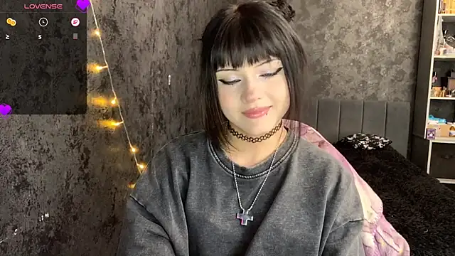 EmilyEmbears online show from June 2026 08:03:01 AM