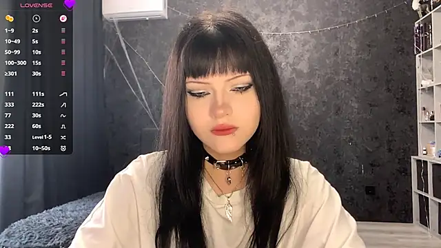 EmilyEmbears online show from May 2026 05:58:02 AM
