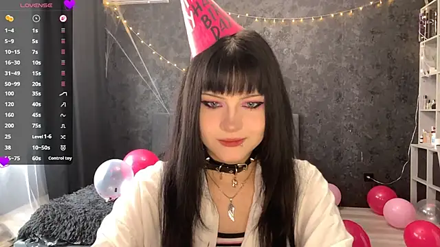 EmilyEmbears online show from May 2026 07:18:06 AM