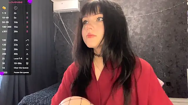 EmilyEmbears online show from May 2026 06:10:02 AM