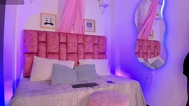 Snapshot of angelcherrypie chatting on April 2026 11:49:02 AM angelcherrypie online show from April 2026 11:49:02 AM