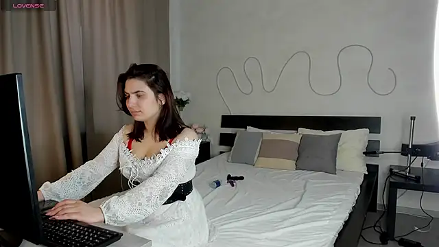 Alisa Froks online show from April 2026 09:37:01 AM