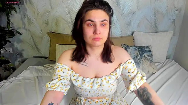 Alisa Froks online show from April 2026 09:27:01 AM