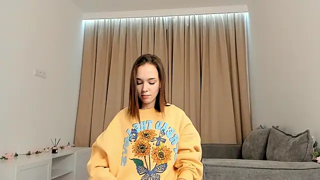 Snapshot of RoyceKintzel chatting on April 2026 05:36:01 PM RoyceKintzel online show from April 2026 05:36:01 PM