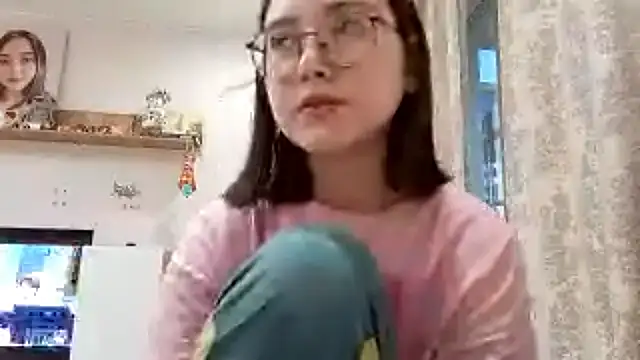 LezlieEllegood online show from April 2026 02:40:01 PM