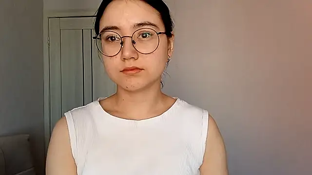 LezlieEllegood online show from April 2026 03:32:01 AM