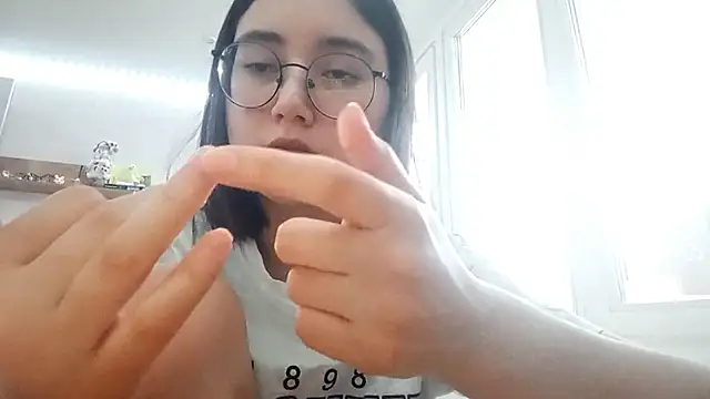 LezlieEllegood online show from April 2026 02:12:02 PM