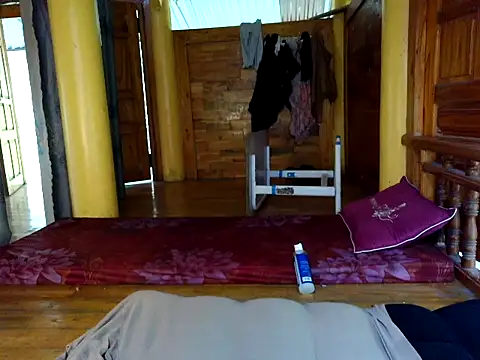 Mely2005 online show from April 2026 12:57:02 AM