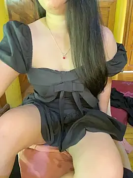 Mely2005 online show from April 2026 02:27:02 AM