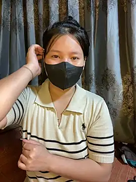 Mely2005 online show from April 2026 01:07:01 AM