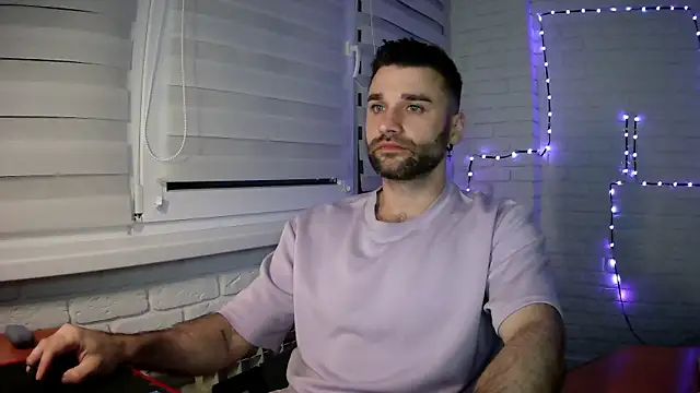 Snapshot of DaddySlava chatting on April 2026 06:56:01 PM DaddySlava online show from April 2026 06:56:01 PM