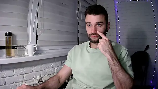 Snapshot of DaddySlava chatting on April 2026 09:21:01 PM DaddySlava online show from April 2026 09:21:01 PM