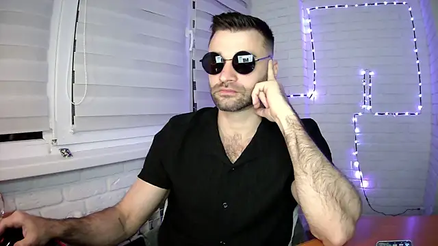 Snapshot of DaddySlava chatting on April 2026 06:21:02 PM DaddySlava online show from April 2026 06:21:02 PM