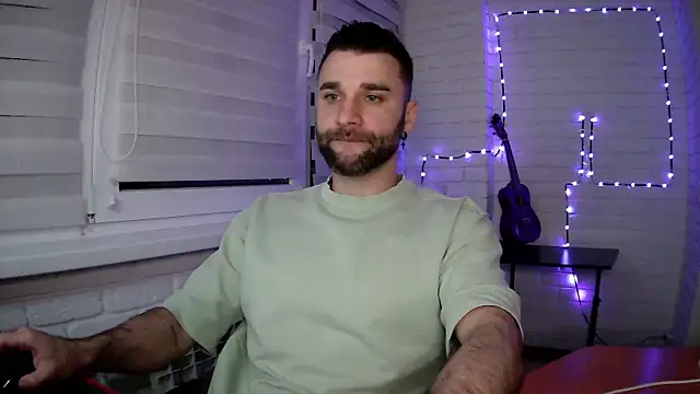 Snapshot of DaddySlava chatting on May 2026 06:13:02 PM DaddySlava online show from May 2026 06:13:02 PM
