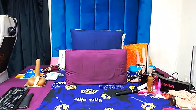 Snapshot of Freakyslut-39 chatting on June 2026 07:41:01 PM Freakyslut-39 online show from June 2026 07:41:01 PM