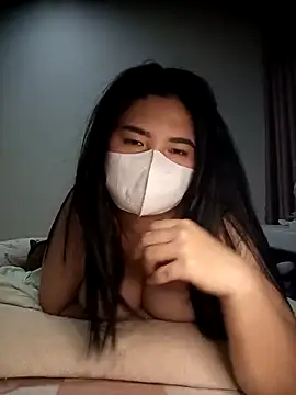 Alicee 001 online show from April 2026 05:06:02 PM