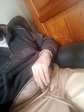 olivaissul online show from April 2026 01:27:01 PM