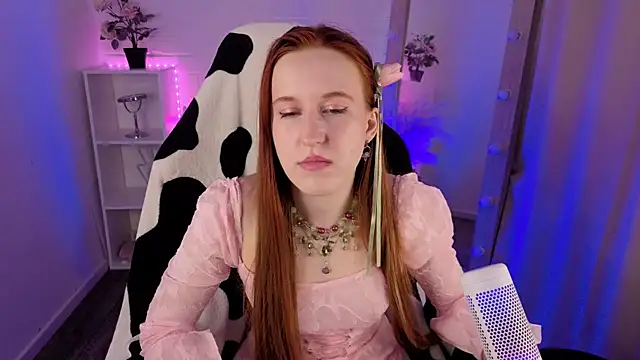 EvaBellea online show from April 2026 01:12:02 PM