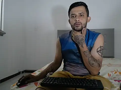 Snapshot of Liamhotlatino chatting on June 2026 11:50:02 PM Liamhotlatino online show from June 2026 11:50:02 PM